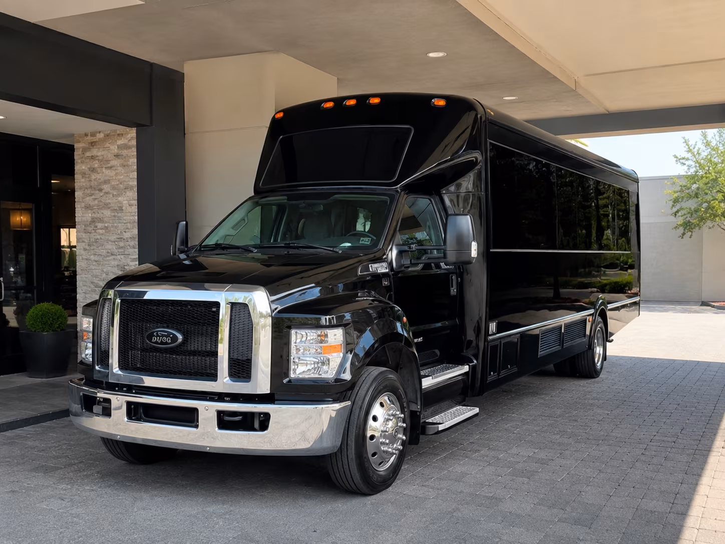 does the day of the week or the date change what a bus rental costs in orlando