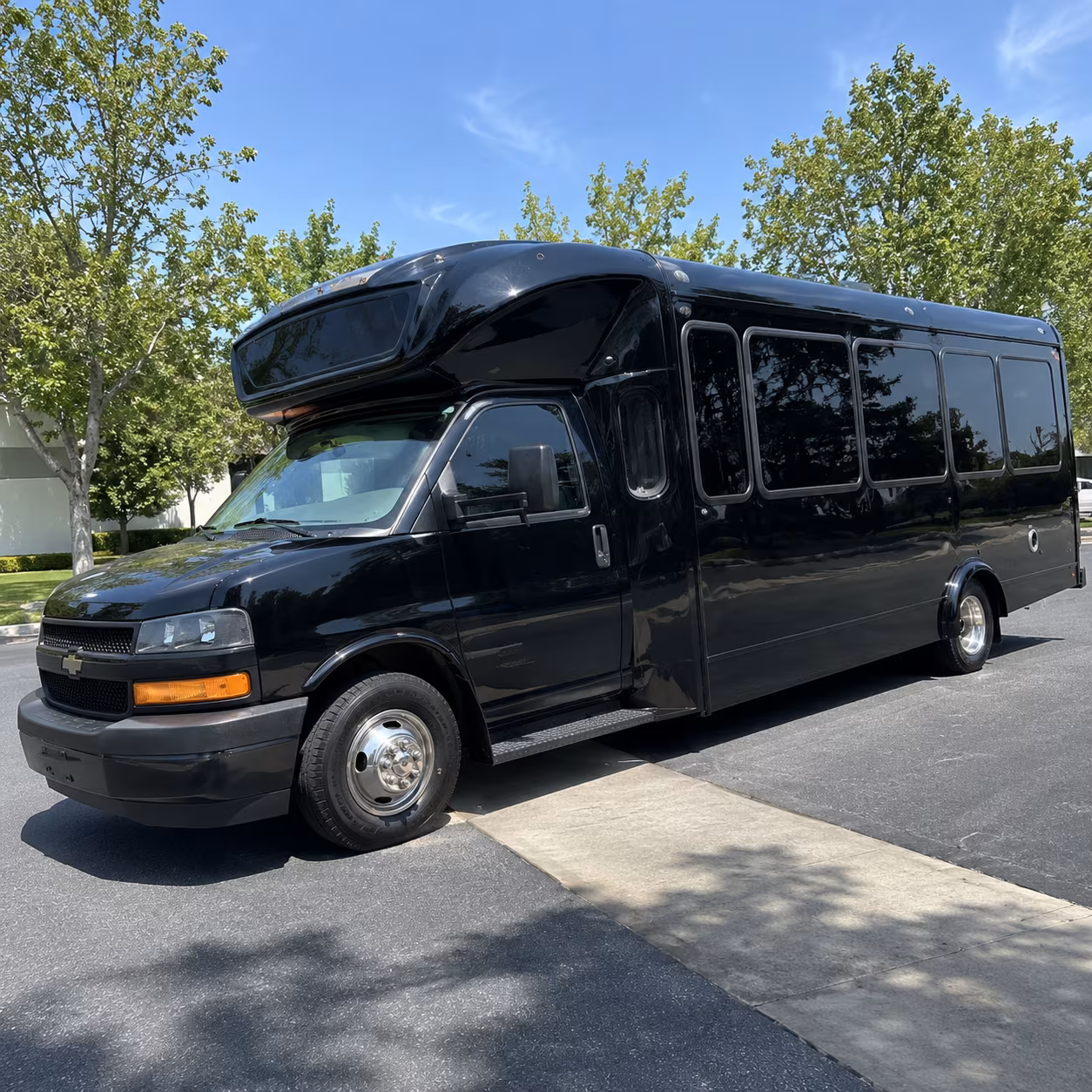orlando 15 passenger party bus